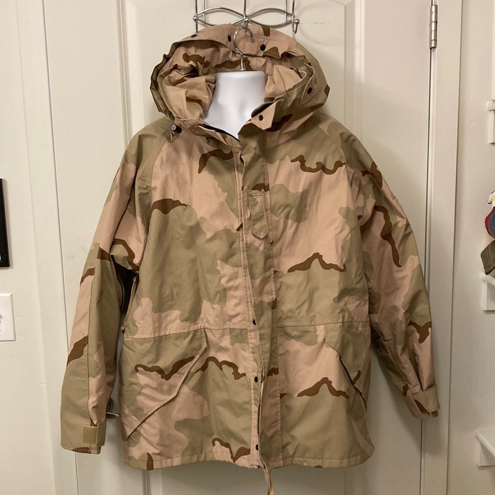 USGI ECWCS Tri- Color Camouflage xl cold weather parka. Tennesse Apparel